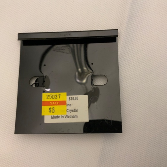 E3/ NWT  Cookie Lee  Earrings  - Red Crystal - Picture 3 of 3